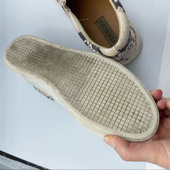 Steve Madden Cream & Grey Snake Print Faux Leather Platform Sneakers 8.5 - Picture 7 of 10